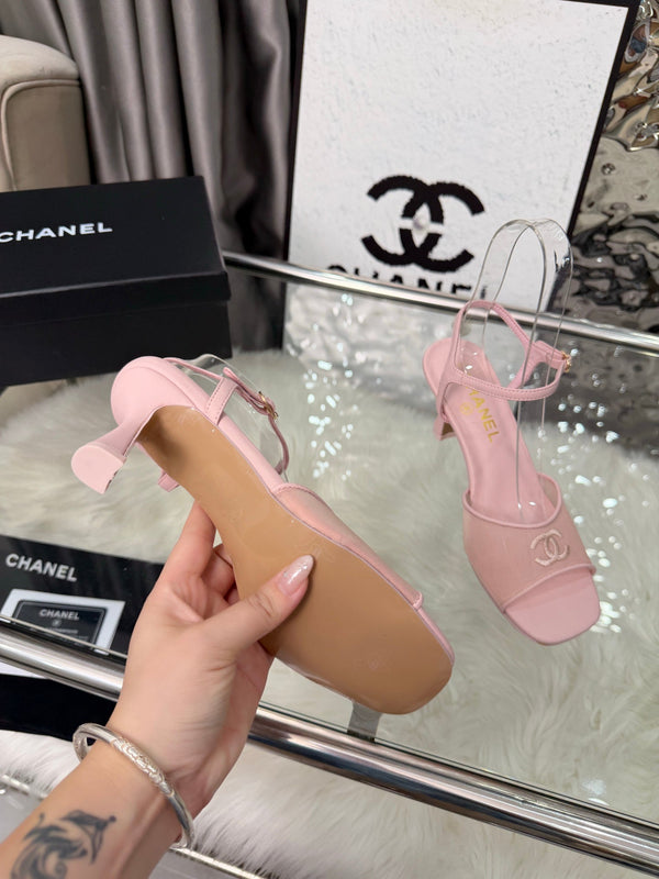 CC 2026B Métiers d'Art Sandals Light Pink Mesh Leather 970171