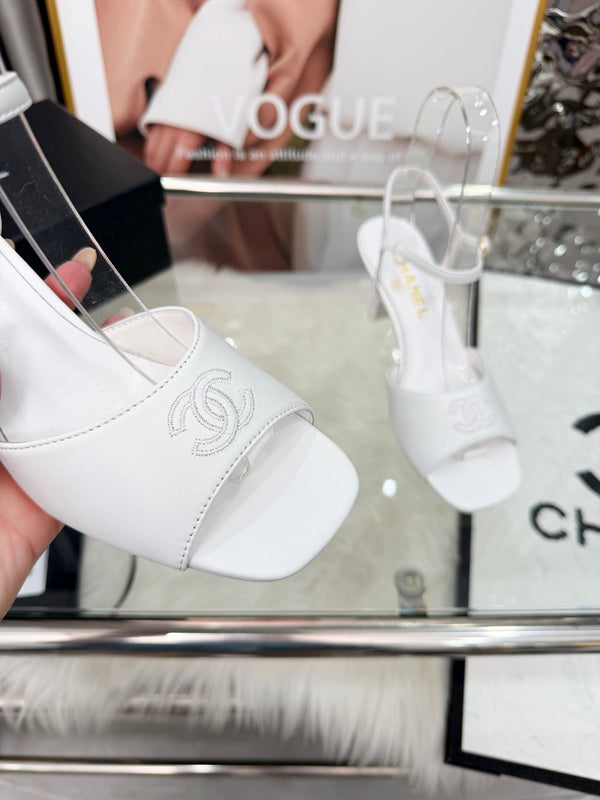 CC 2026B Métiers d'Art Sandals White Leather 970178