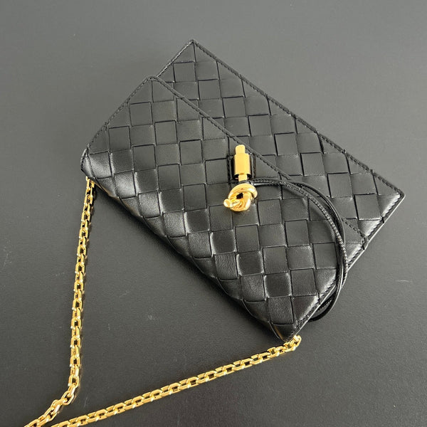 BV 26s Andiamo Pouch Black Intrecciato Leather 291434
