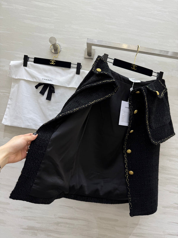 Chanel 2025 Gold Buckle Two-Piece Skirt Black Woven Tweed Fabric 319481