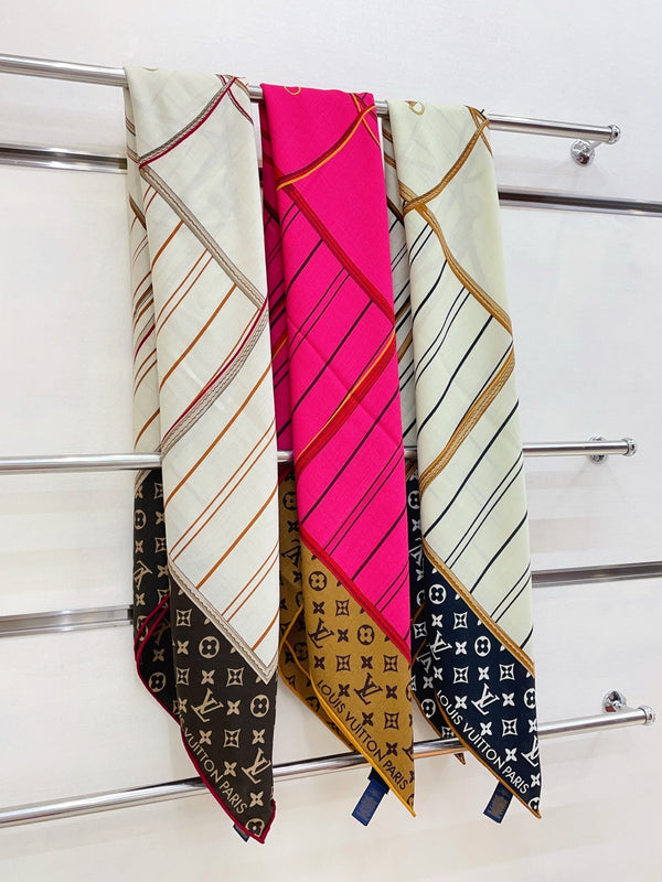 LV Double-sided Scarf 140cm Black White Cashmere 971049