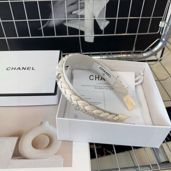 WHITE FABRIC HAIRBAND WITH PEARL CHAIN 412527