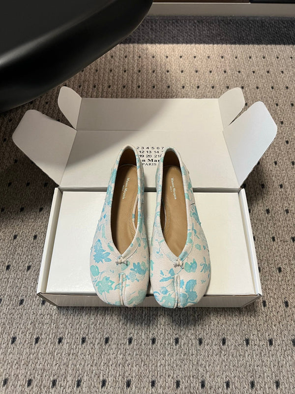 MM Tabi Ballet Flat Blue Floral Print Suede 803541