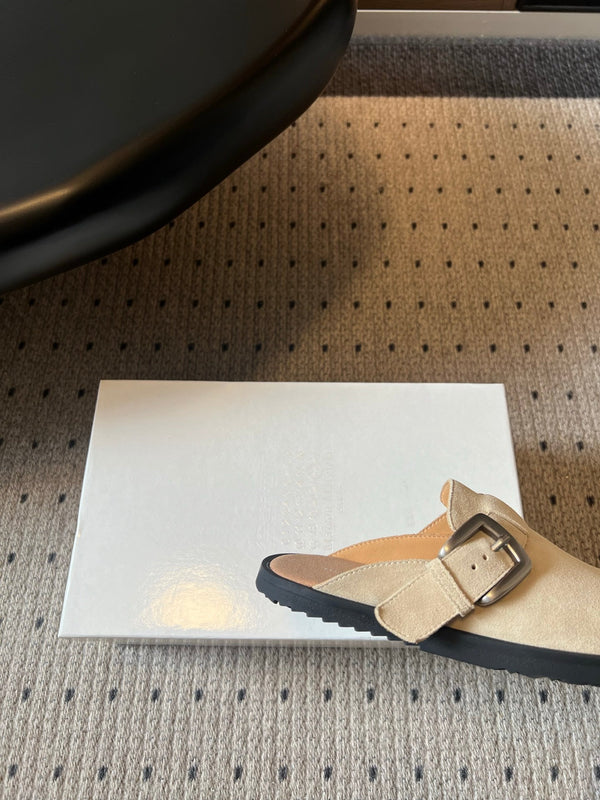 MM Tabi Buckle-Fastening Mules Beige Suede 803623