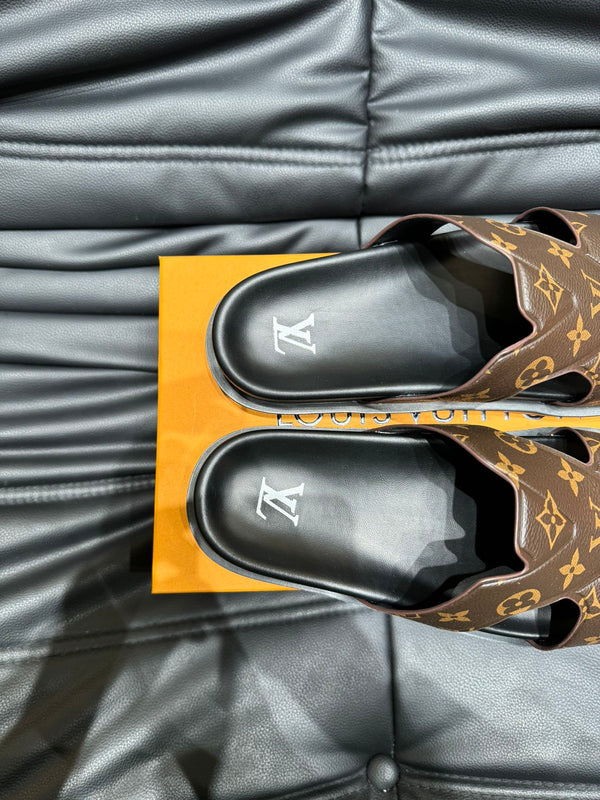 LV OASIS MULE IN CHOCOLATE BROWN MONOGRAM CALFSKIN