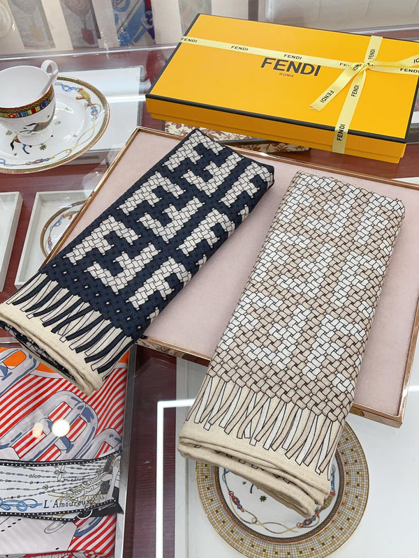 FF PONCHO 140 CM SCRAF IN BEIGE MONOGRAM SILK CASHMERE