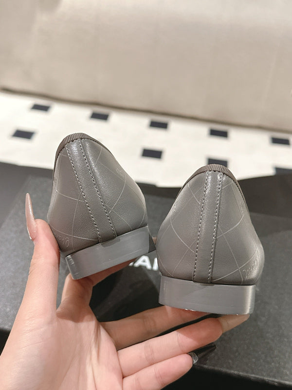 cc 25c ballet flat cross line pattern grey lambskin 237481