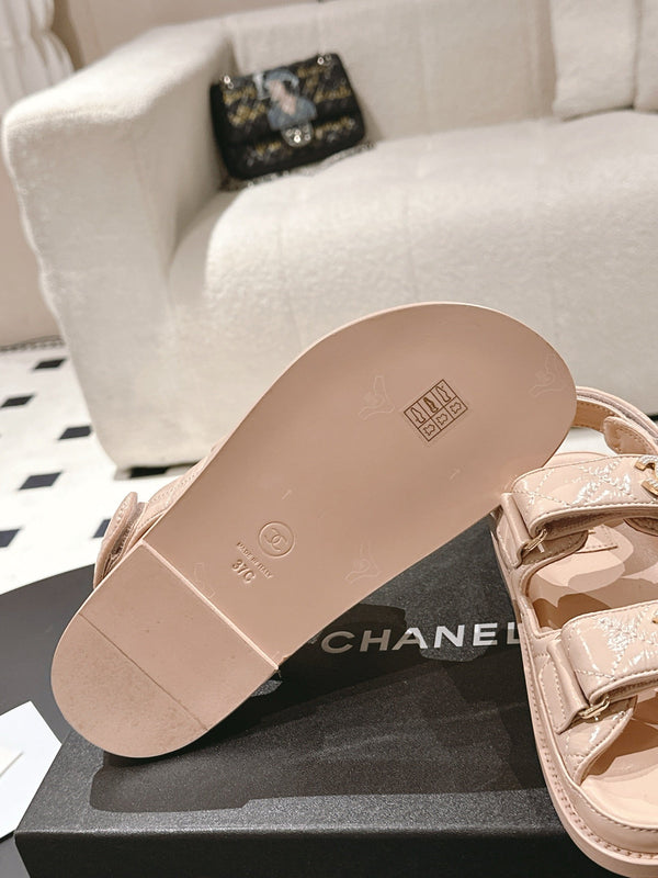 CC 25 Dad Deals Sandals Putty Pink Patent Leather 237591