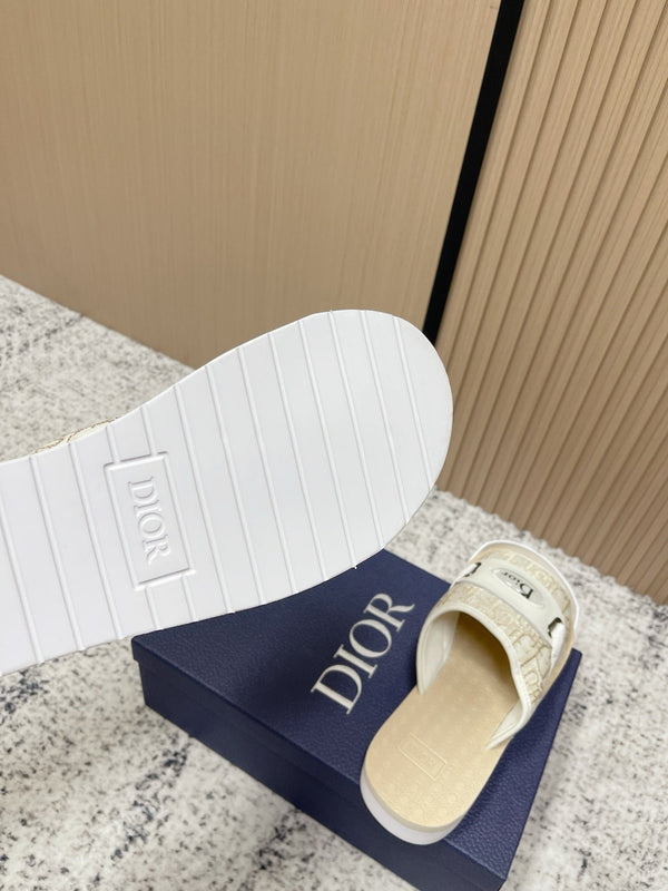 CD Men's Alpha Sandals Cream Rubber Cotton 752387