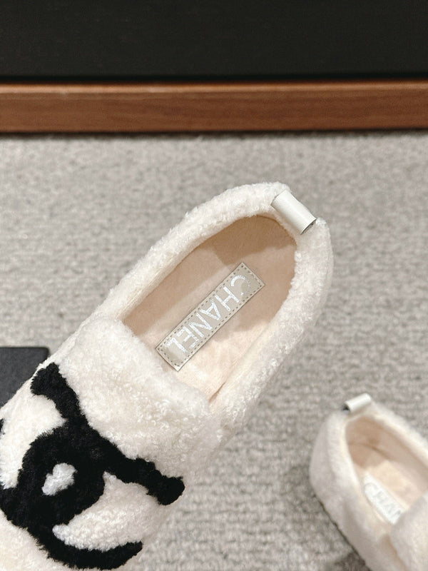 CC Loafers In White Fleece With White Logo