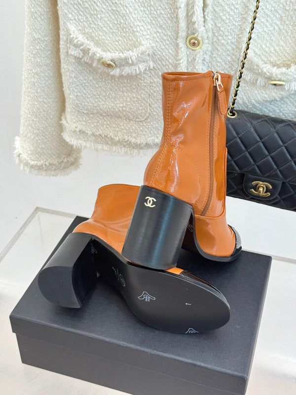 CC Classic Short Boots Block Heel 90mm Burnt Orange Patent Leather 465390
