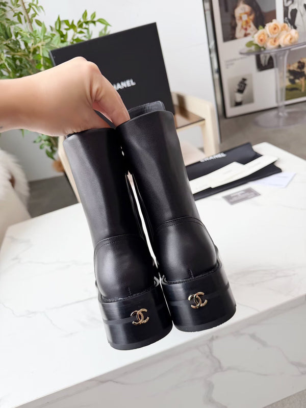 CC 26s Ankle Boot Black Leather