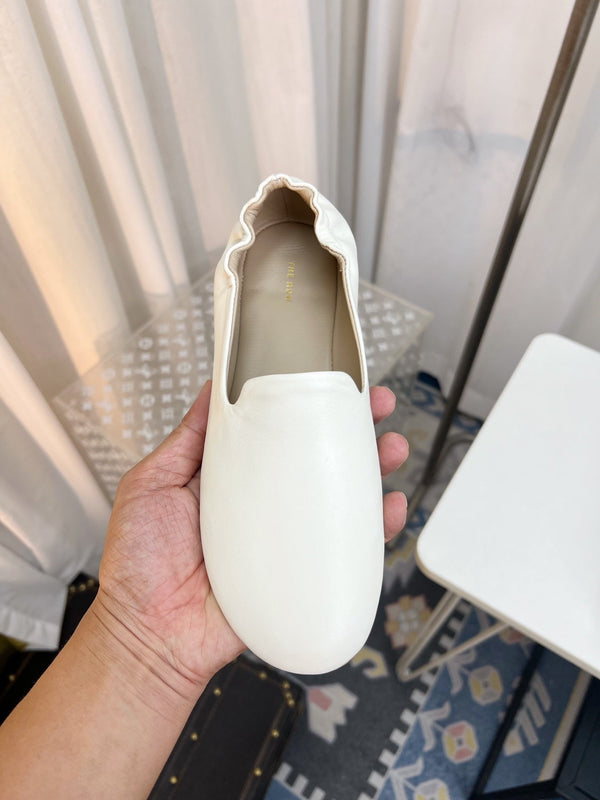 The Row Casa Ballet Flat White Grain Leather 832673