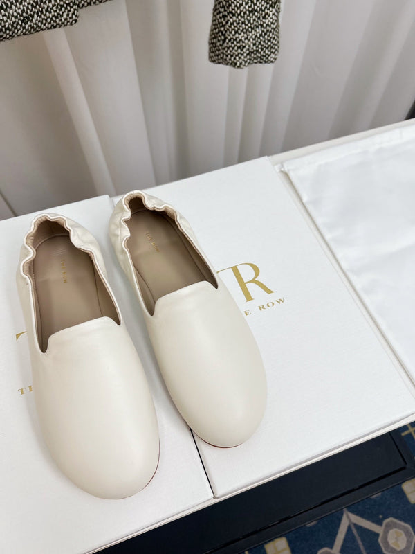 The Row Casa Ballet Flat White Grain Leather 832673