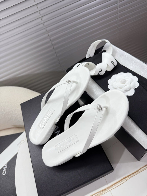 CC 25SS Thong Sandals Double C Rhinestone White Sheepskin 352434
