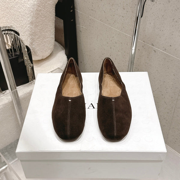 CL 26s Flat Shoes In Dark Brown Suede