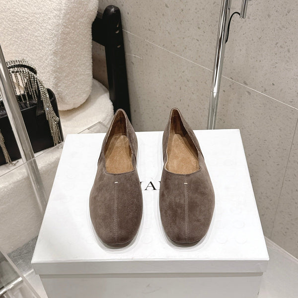CL 26s Flat Shoes In Toffee Brown Suede