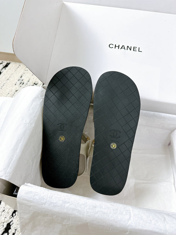 CC 25 Dad Sandals White Fabric Leather 300170