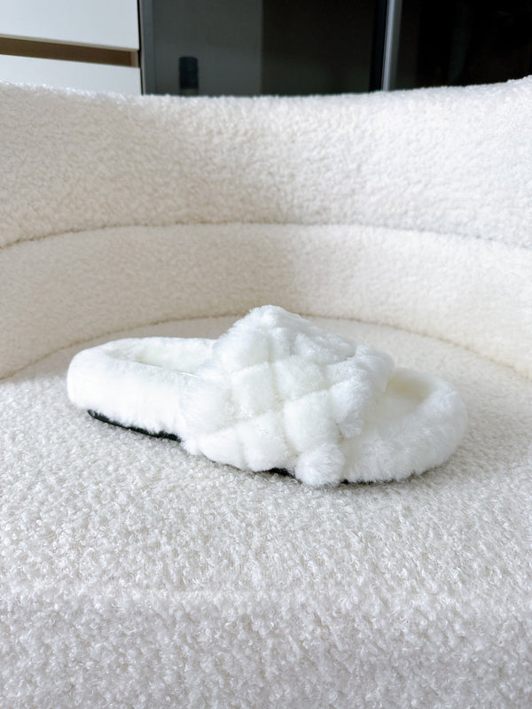 CC 25s Slippers 50mm White Wool 433607