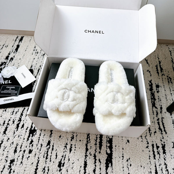 CC 25s Slippers 50mm White Wool 433607