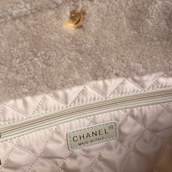 CC 24K Hobo 22 Bag 39cm Beige Wool Fur