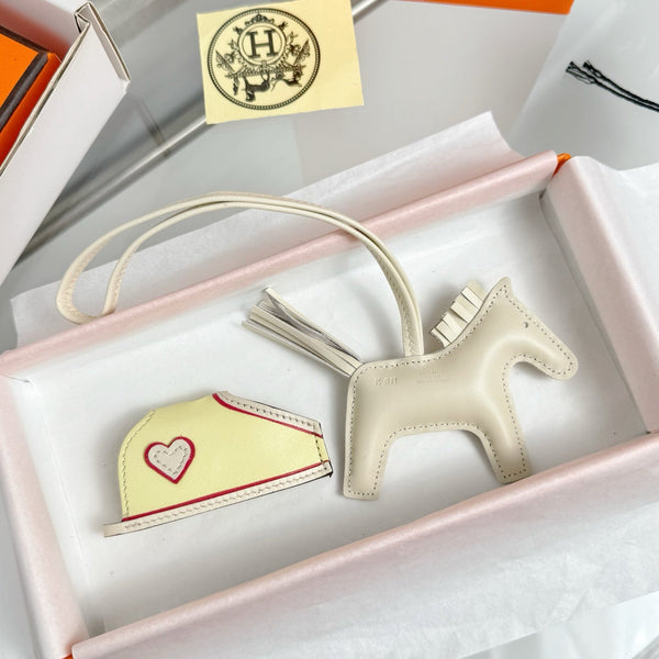 HM Rodeo Robeo Heart PM Charm Beige mix Light Yellow Lambskin