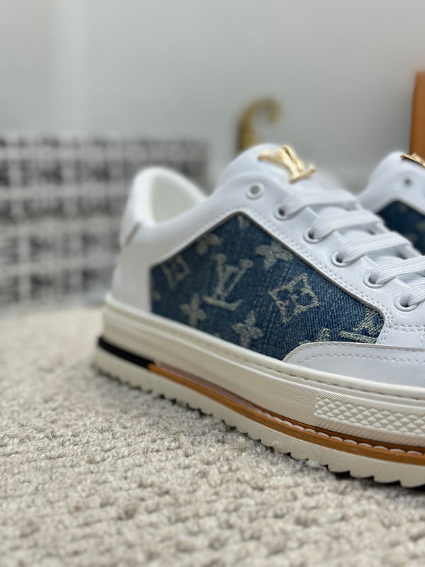 LV TRAINERS IN WHITE CALFSKIN AND BLUE DENIM JACQUARD