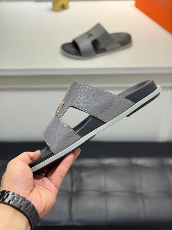 HM Oran H Black Gold Buckle Slippers in Gray Cowhide 735245