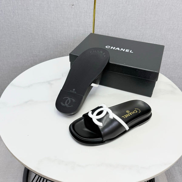 CC 26s Iconic CC Slides Black Lambskin
