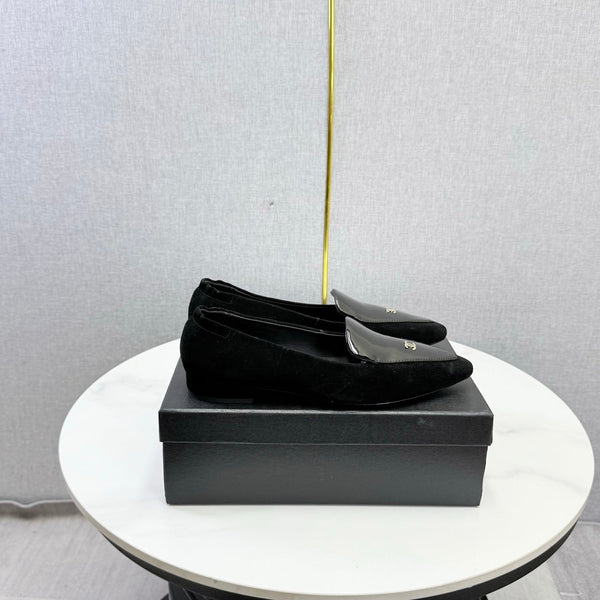 CC 26s Pointed Loafers Black Patent Leather 972783