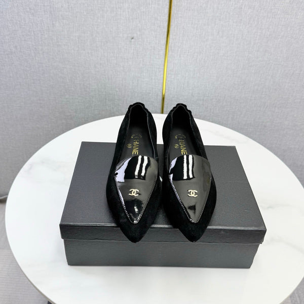 CC 26s Pointed Loafers Black Patent Leather 972783