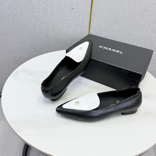 CC 26s Pointed Loafers Black White Sheepskin 972784