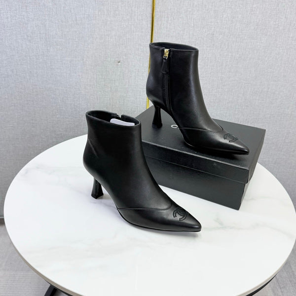 CC 26s Pointed-Toe Stiletto Ankle Boots Black Cowhide 972794