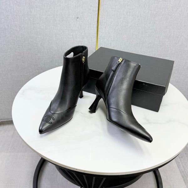 CC 26s Pointed-Toe Stiletto Ankle Boots Black Cowhide 972794