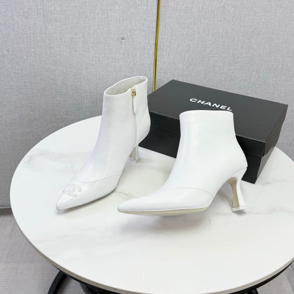 CC 26s Pointed-Toe Stiletto Ankle Boots White Cowhide 972795