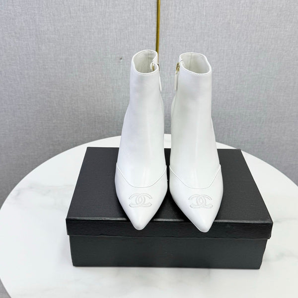 CC 26s Pointed-Toe Stiletto Ankle Boots White Cowhide 972795