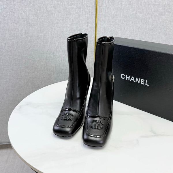 CC 26s Silhouette Ankle Boots Black Sheepskin 972811