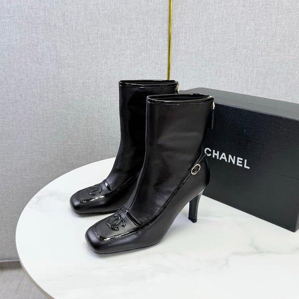 CC 26s Silhouette Ankle Boots Black Sheepskin 972811