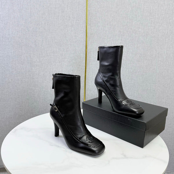 CC 26s Silhouette Ankle Boots Black Sheepskin 972811