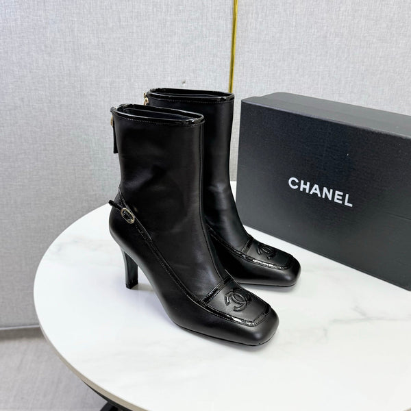 CC 26s Silhouette Ankle Boots Black Sheepskin 972811