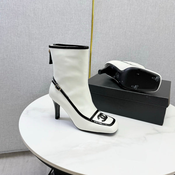 CC 26s Silhouette Ankle Boots White Black Sheepskin 972813