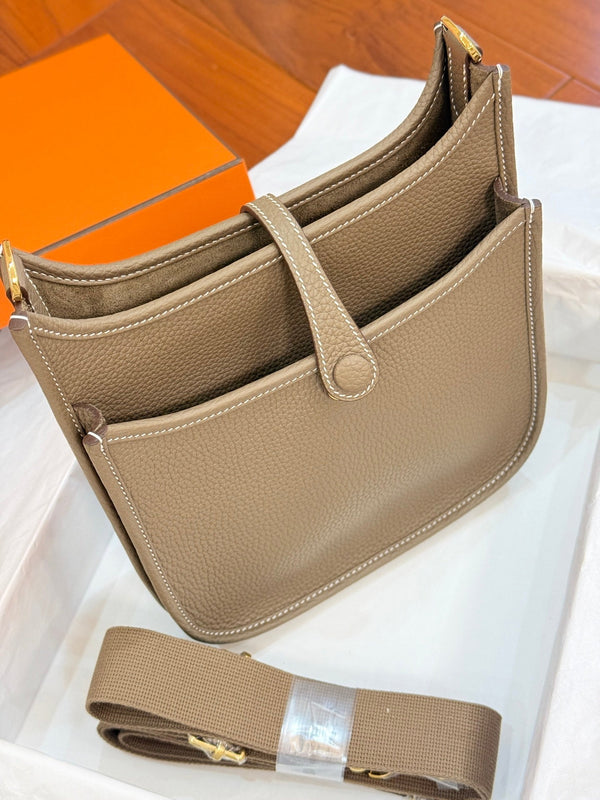 HM Evelyne 23cm Light Taupe Togo Leather 281206