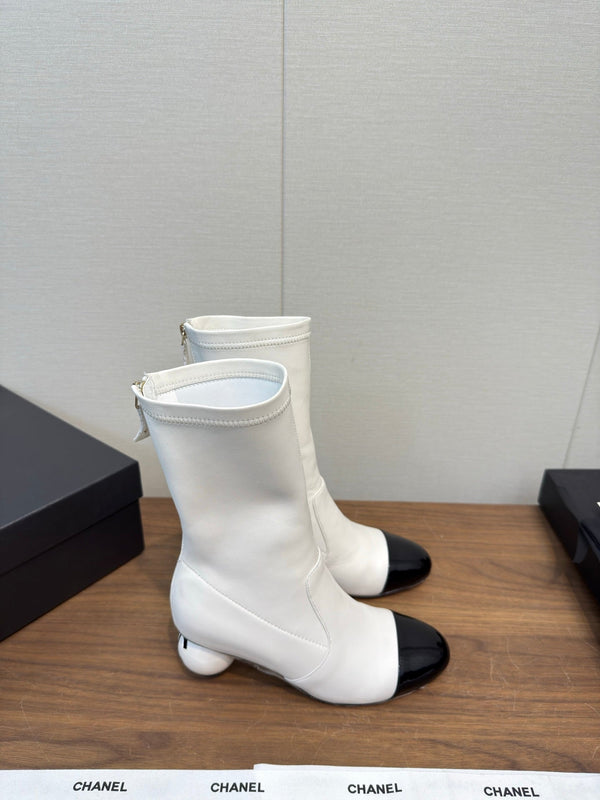 CC 25B Double C Giant Pearl Ankle Boots 50mm White Sheepskin 465703