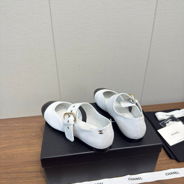CC 26s Marry Jane Flat 2.5cm White Black Cowhide 632182