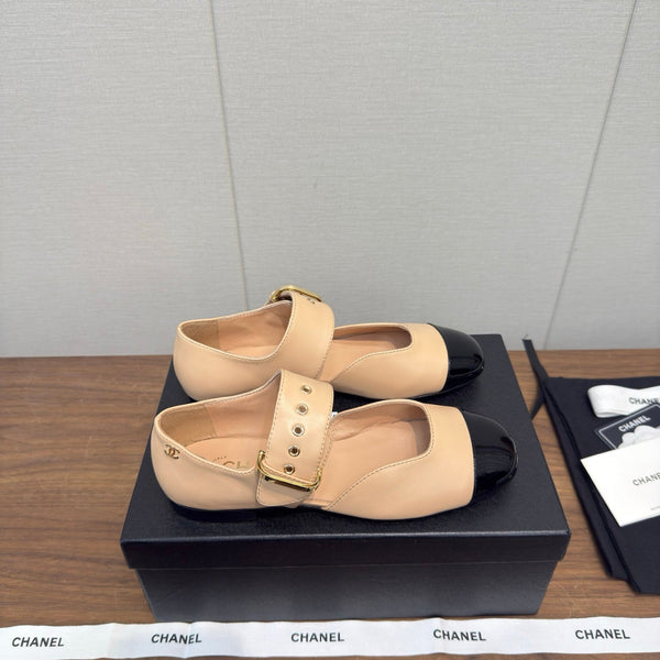 CC 26s Marry Jane Flat 2.5cm Beige Black Cowhide 632183