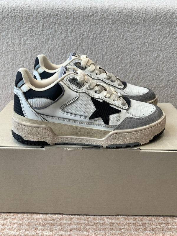 FORTY2 SNEAKERS WITH BLACK STAR WHITE CALFSKIN AND GREY SUEDE UPPER
