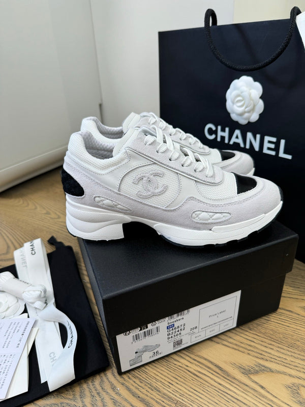 CC FW 25/26 Sneakers 40mm White Fabric Calfskin 500182