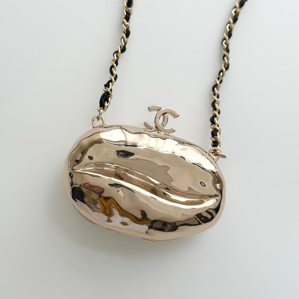 CC 2026 Pouch With Chain Strap 8cm Gold Hammered Metal