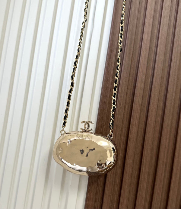 CC 2026 Pouch With Chain Strap 8cm Gold Hammered Metal
