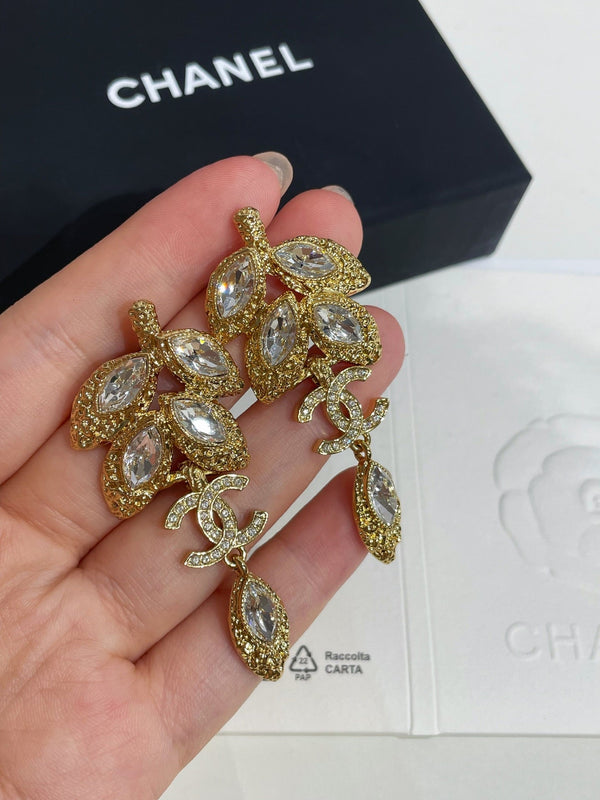 CC 26FW Gorgeous Gold Earrings 018
